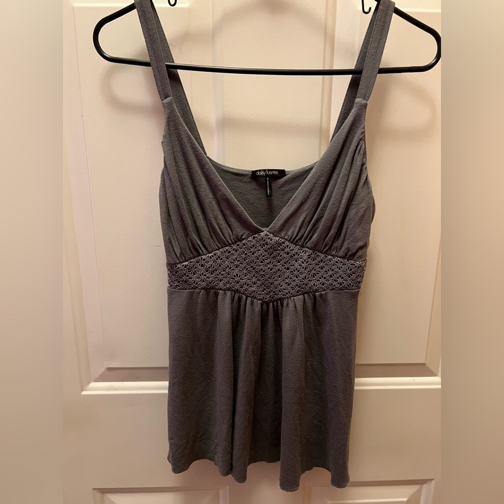 Gray Daisy Fuentes Babydoll Tank Top, Small.
